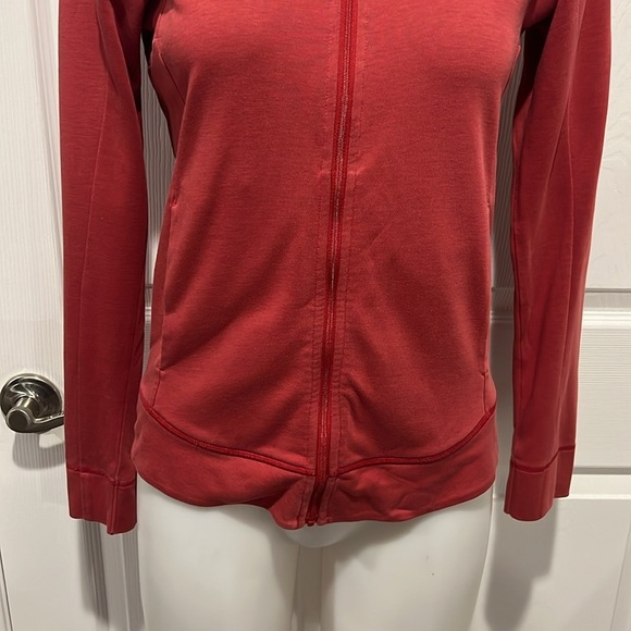 Patagonia women’s red organic cotton blend zip up hoodie size Medium - Picture 4 of 8